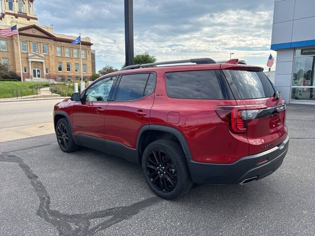 2023 GMC Acadia SLT