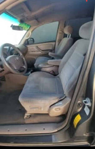 2004 Toyota Sequoia SR5