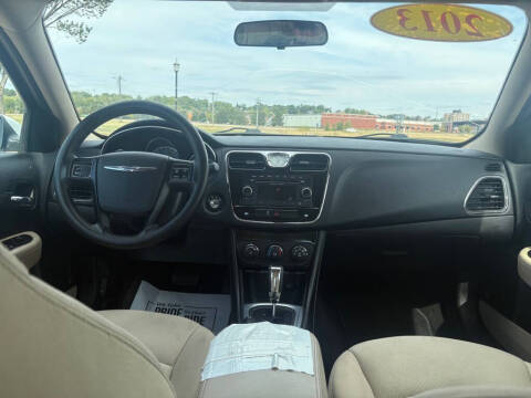 2013 Chrysler 200 LX