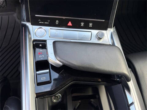 2019 Audi e-tron quattro Prestige