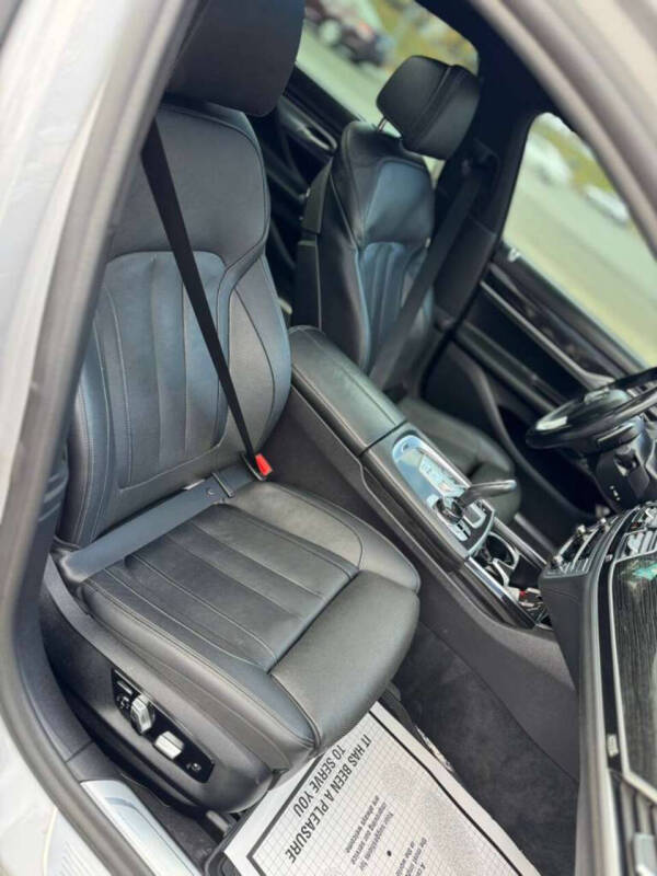 2019 BMW 7 Series 740i