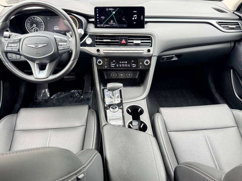 2025 Genesis G70