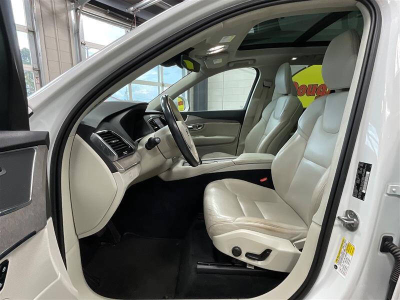 2023 Volvo XC90 B5 Plus Bright Theme
