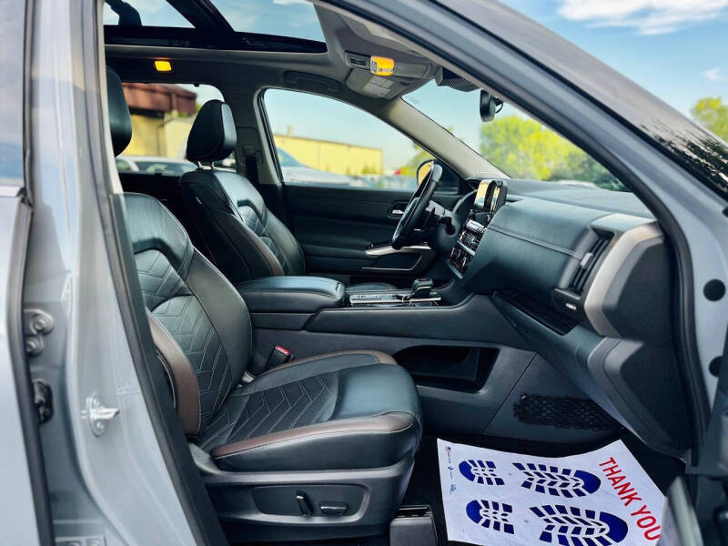 2022 Nissan Pathfinder Platinum