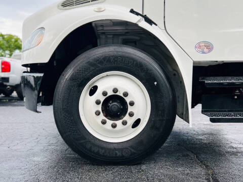 2018 Freightliner M2 106