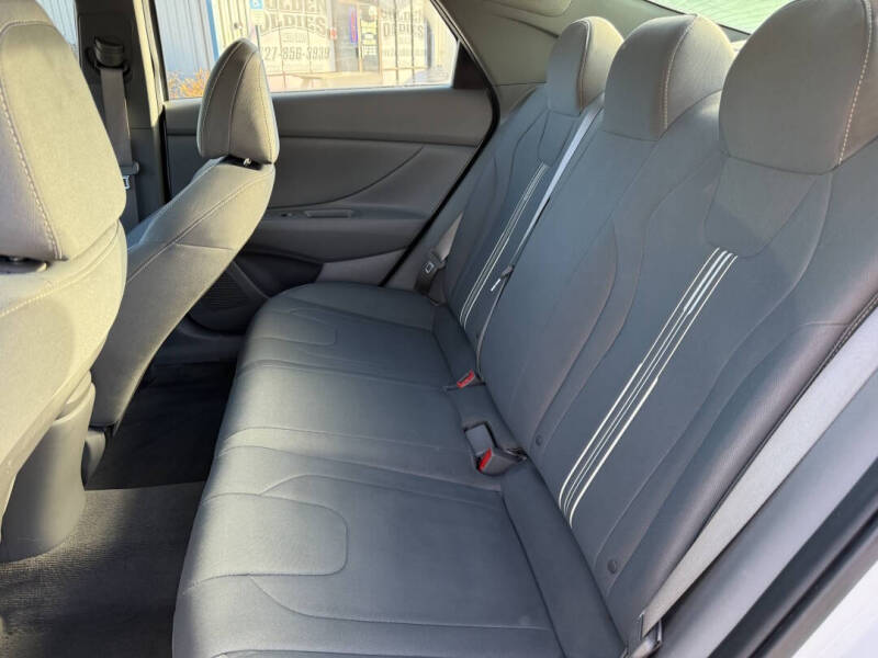 2022 Hyundai Elantra SEL