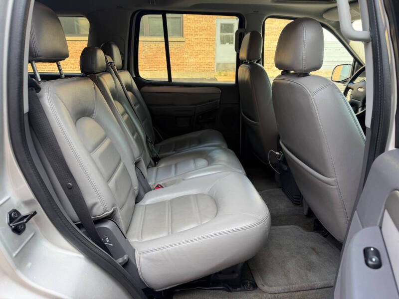 2004 Ford Explorer XLT