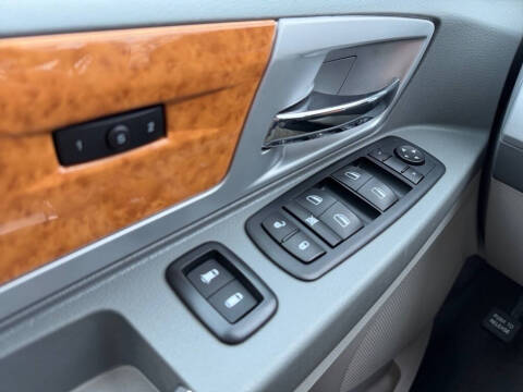 2010 Chrysler Town and Country Limited