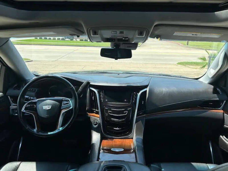 2019 Cadillac Escalade Luxury