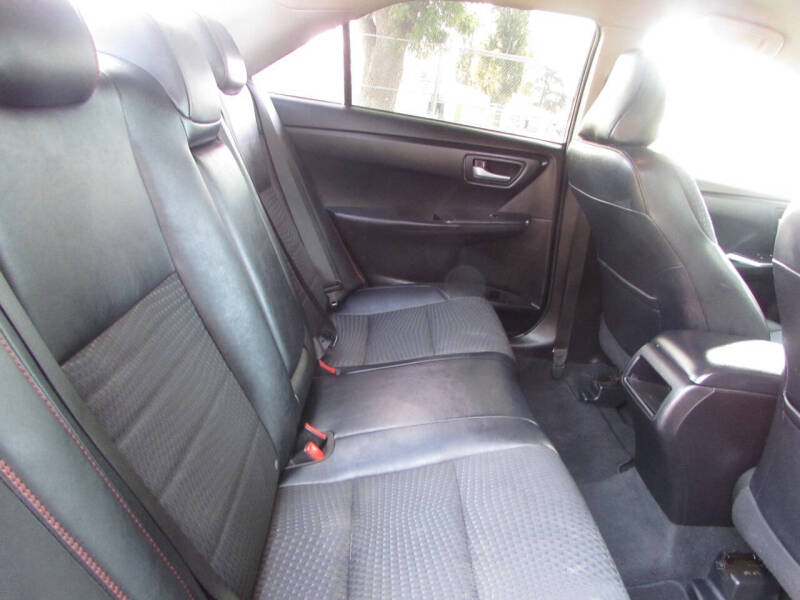 2015 Toyota Camry SE