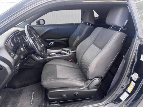 2015 Dodge Challenger SXT