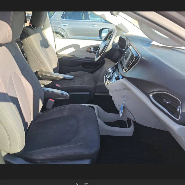 2017 Chrysler Pacifica LX