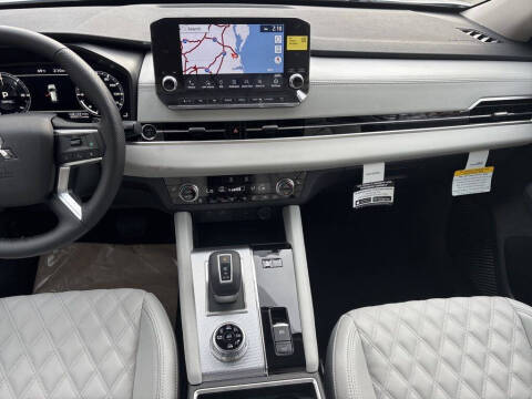 2025 Mitsubishi Outlander PHEV SEL