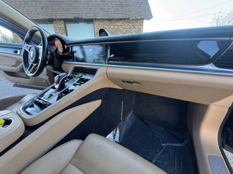 2017 Porsche Panamera 4