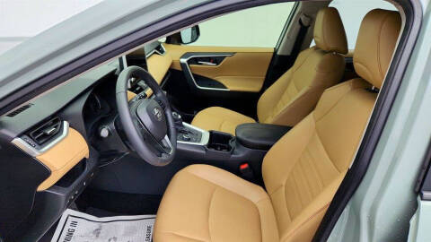 2023 Toyota RAV4 Hybrid XLE Premium