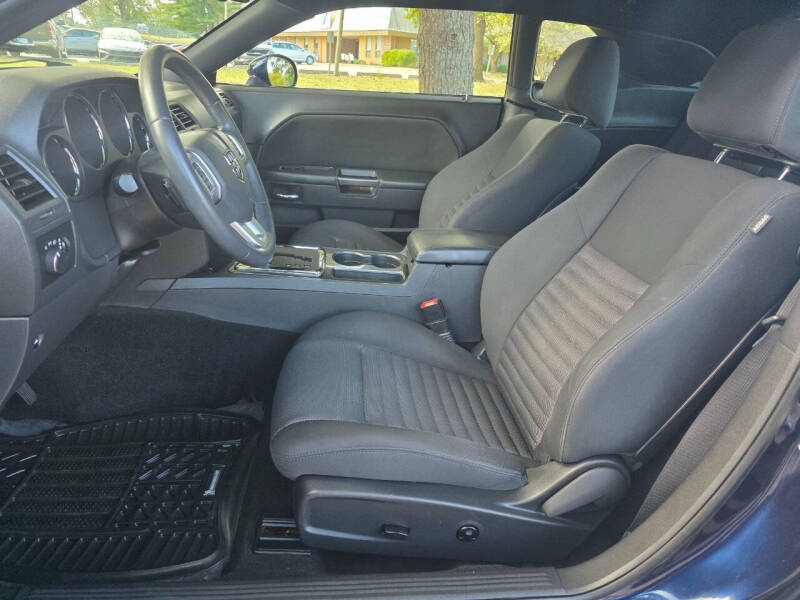 2014 Dodge Challenger SXT