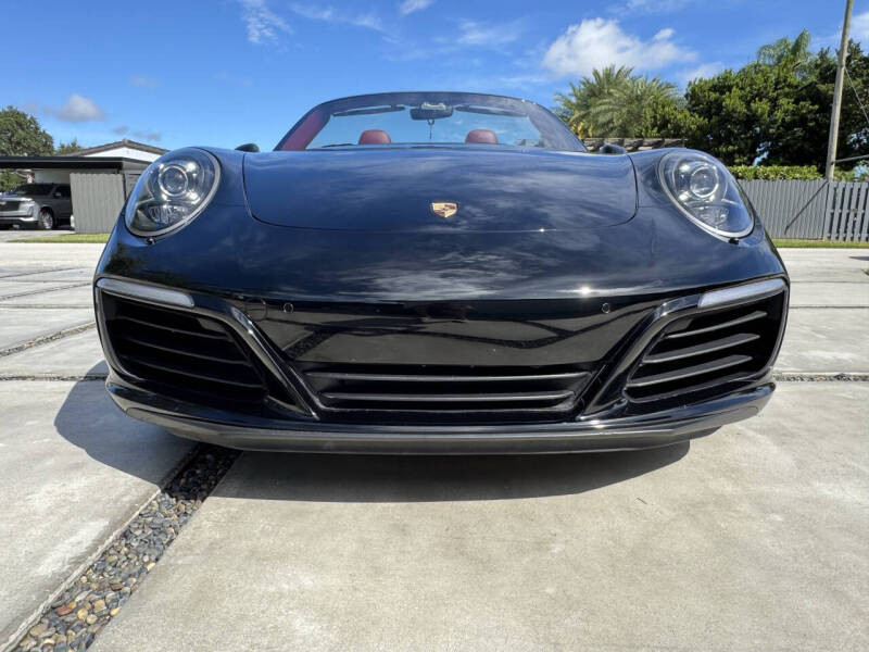 2017 Porsche 911 Carrera 4