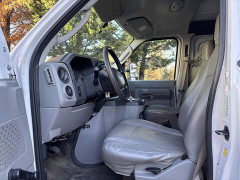 2011 Ford E-Series E-350 SD