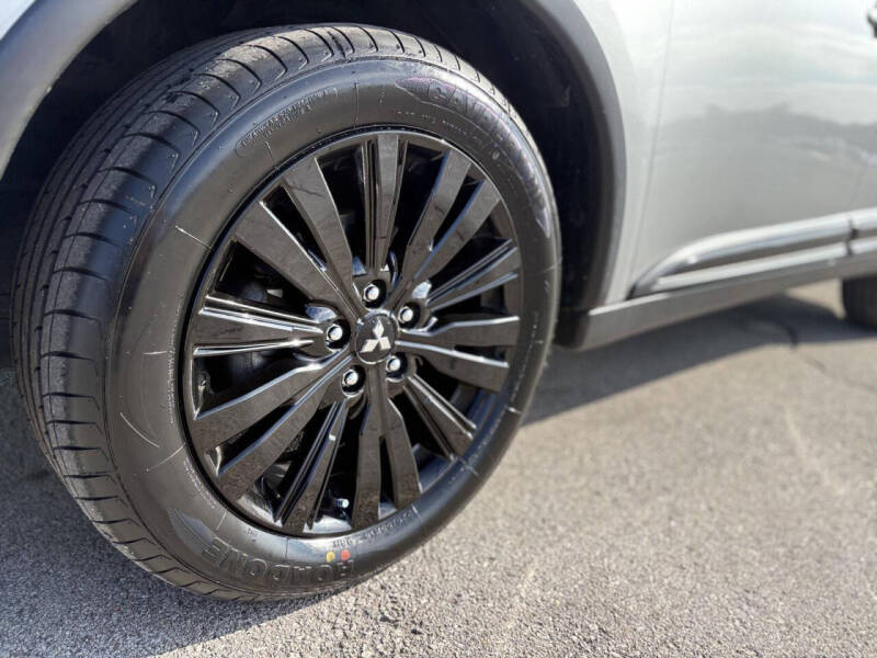 2020 Mitsubishi Outlander SE