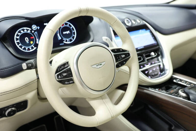 2021 Aston Martin DBX