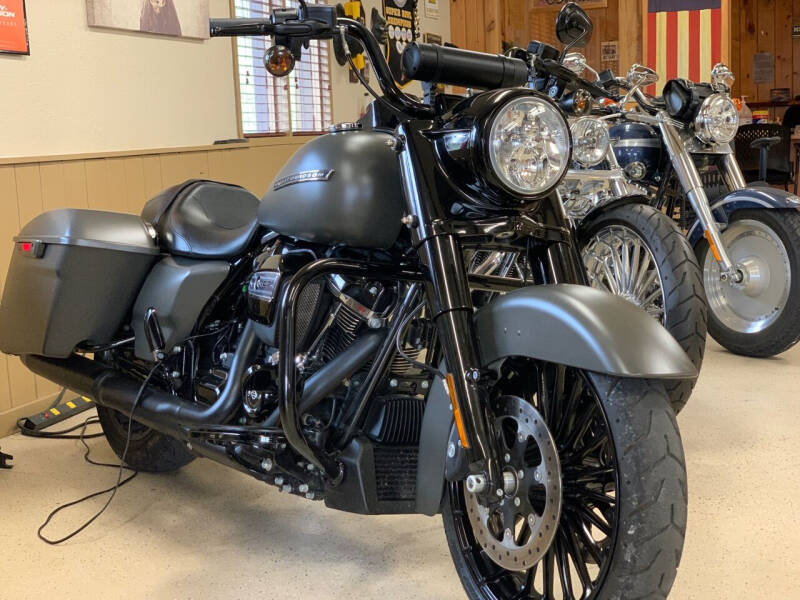 2018 harley road king for sale