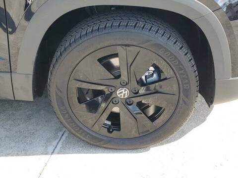 2025 Volkswagen Taos SE