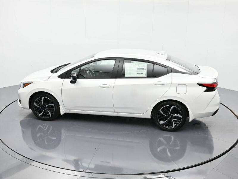 2025 Nissan Versa SR