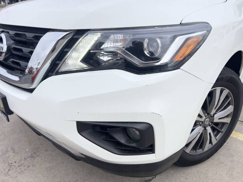 2019 Nissan Pathfinder SL