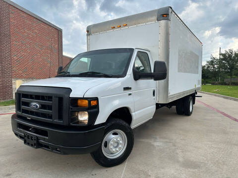 2015 Ford E-Series for sale at AUTO DIRECT in Houston TX