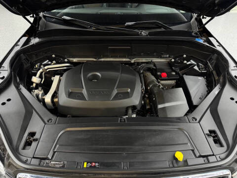 2018 Volvo XC90 T6 Momentum