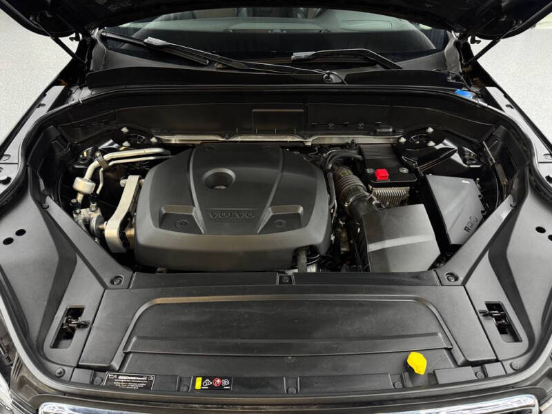 2018 Volvo XC90 T6 Momentum