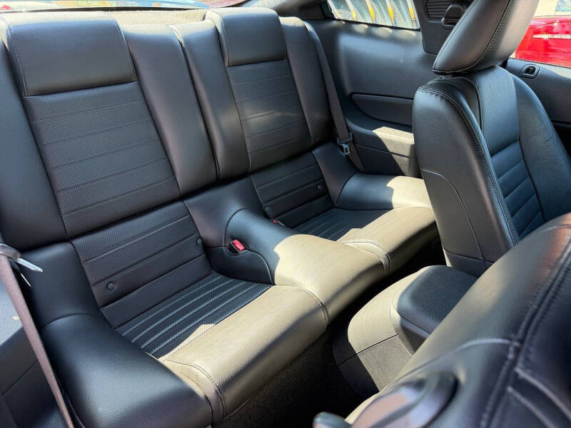 2005 Ford Mustang GT Premium