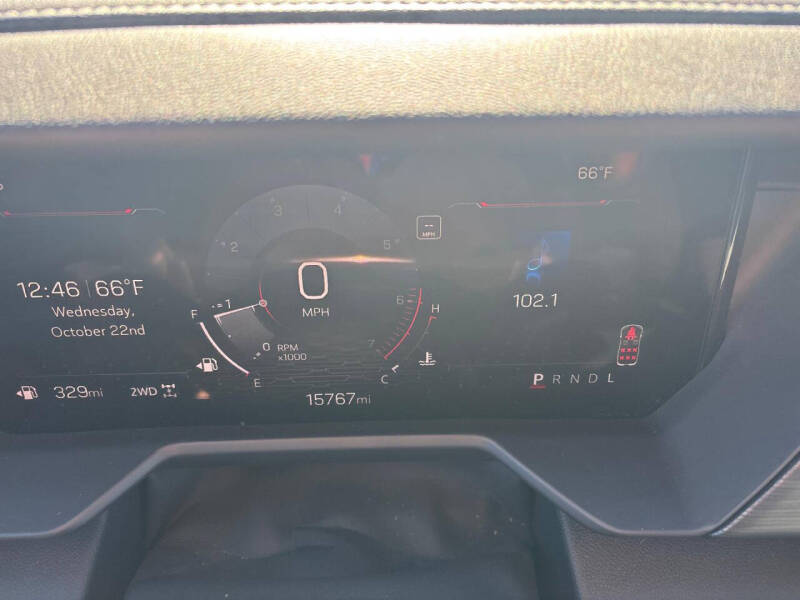 2025 GMC Acadia Elevation