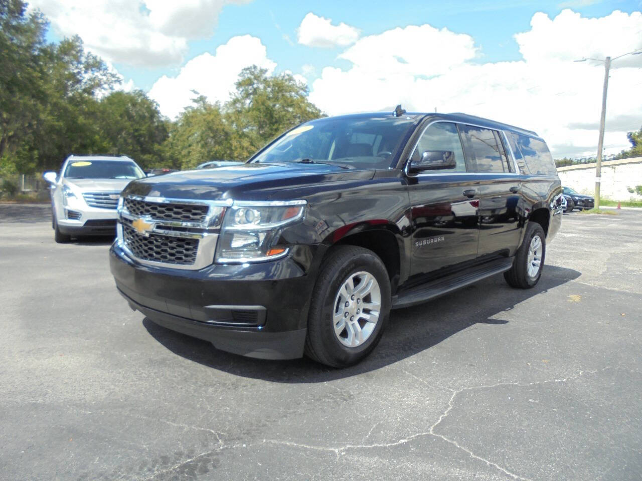 2020-chevrolet-suburban-lt-4x2-4dr-suv.jpg