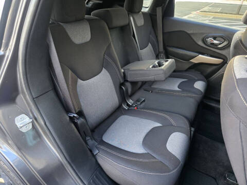 2017 Jeep Cherokee Sport Altitude