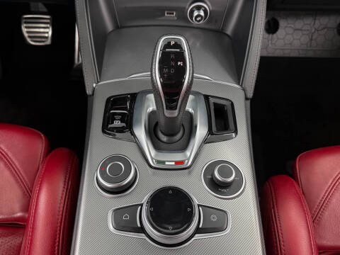 2022 Alfa Romeo Stelvio Veloce