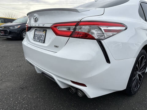 2020 Toyota Camry SE