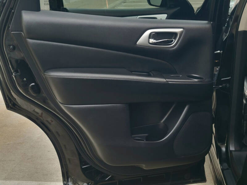 2019 Nissan Pathfinder SL