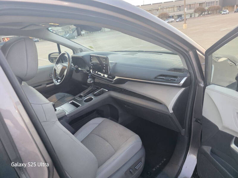 2021 Toyota Sienna Limited 7-Passenger