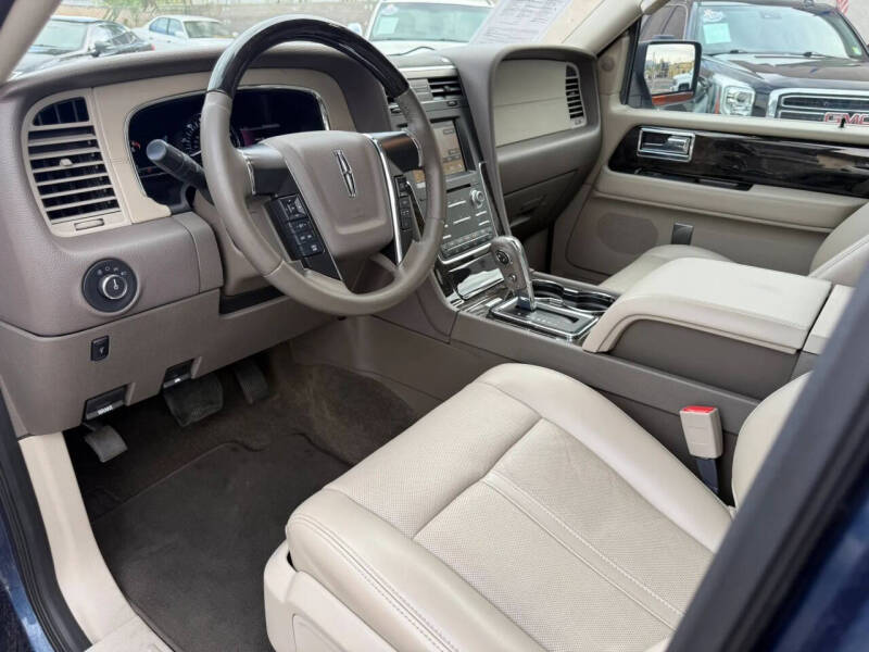 2017 Lincoln Navigator Select