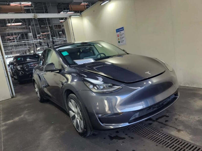 2024 Tesla Model Y Long Range