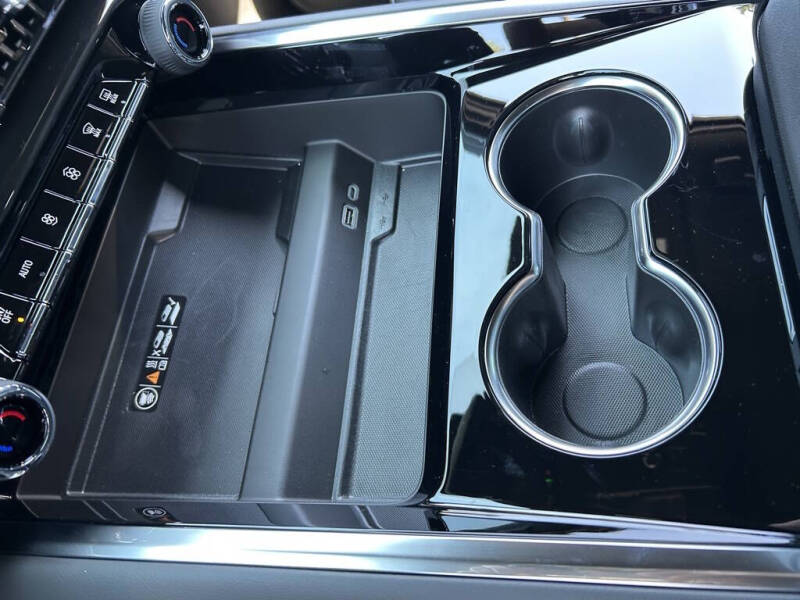 2025 Chevrolet Tahoe RST