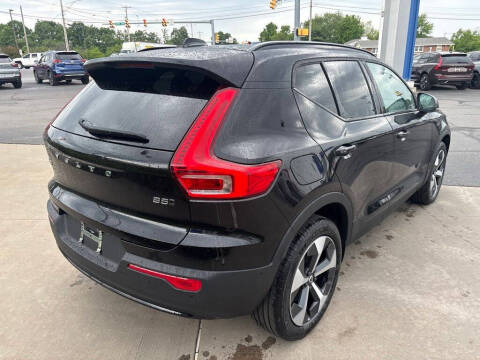 2026 Volvo XC40 B5 Plus