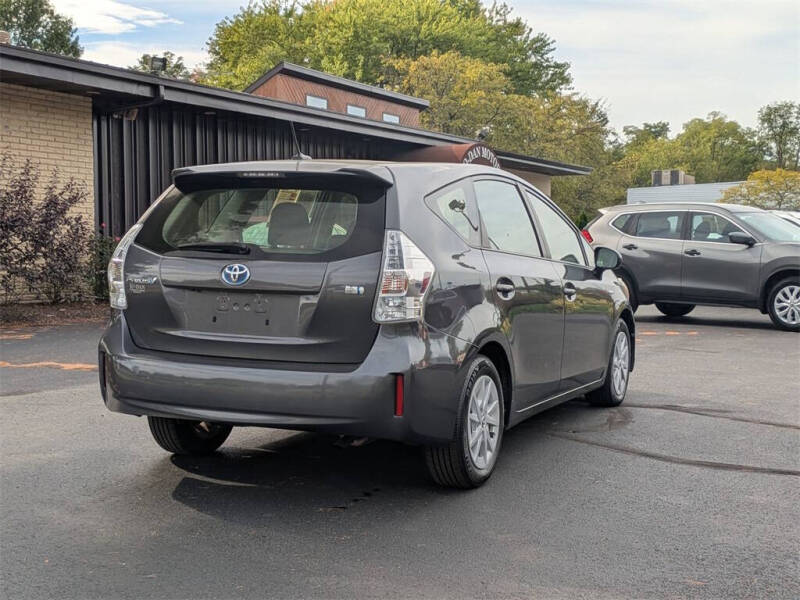 2012 Toyota Prius v Two