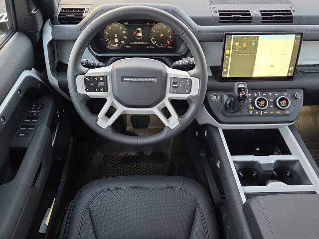 2025 Land Rover Defender 110 P400 S