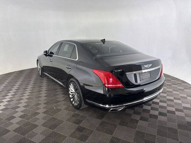 2017 Genesis G90