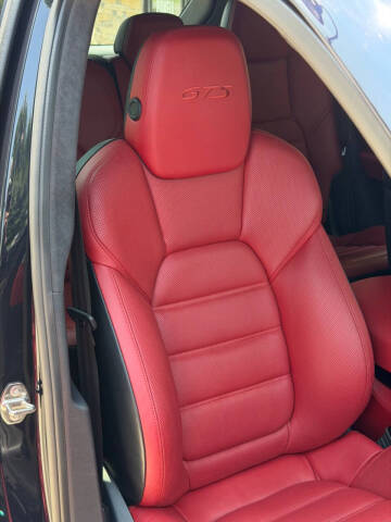 2016 Porsche Cayenne GTS