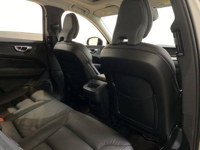 2025 Volvo XC60 B5 Plus Dark Theme