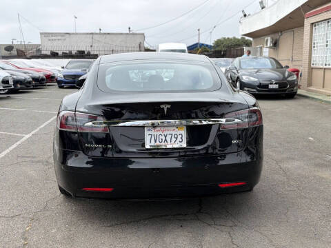 2016 Tesla Model S 90D
