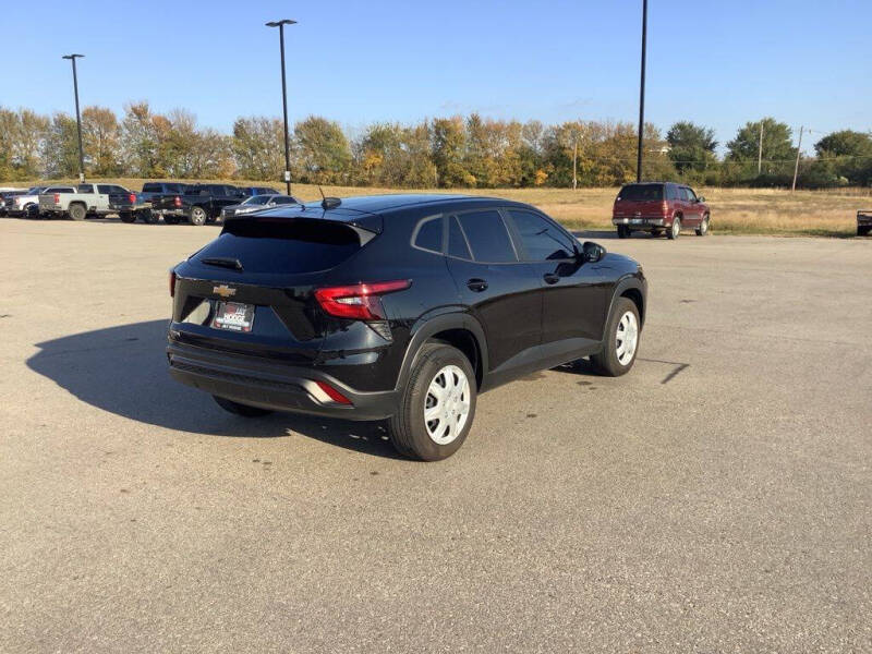 2025 Chevrolet Trax LS